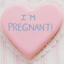 Creative Ways To Announce Pregnancy, Ways To Announce Pregnancy, Im Pregnant, Announce Pregnancy, Beautiful Pregnancy, I'm Pregnant, E Mc2, Family Together, Mia 3