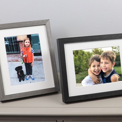 A new line of tabletop frames from Level for keeping your favorite memories in easy view on desks, shelves and tables. Frame your photos inside these versatile tabletop frame that stands on its own or hangs on the wall. Simple Photo Frame, Desks Shelves, Cute Picture Frames, Photo Frame Crafts, Luxury Kids Bedroom, Handmade Photo Frames, Tabletop Picture Frames, Frame Desk, Minimal Photo