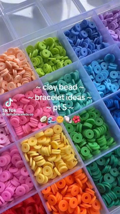 Clay Bead Bracelet Ideas 3 Colors, Clay Bead Bracelet Ideas Bright Colors, Clay Bead Bracelet Ideas Sanrio, What To Make Crafts, Things To Do With Clay Beads, Bracelet Ideas Clay Beads Aesthetic, Clay Bead Ideas Bracelet, Clay Bracelets Ideas Aesthetic, How To Make Clay Bead Bracelet