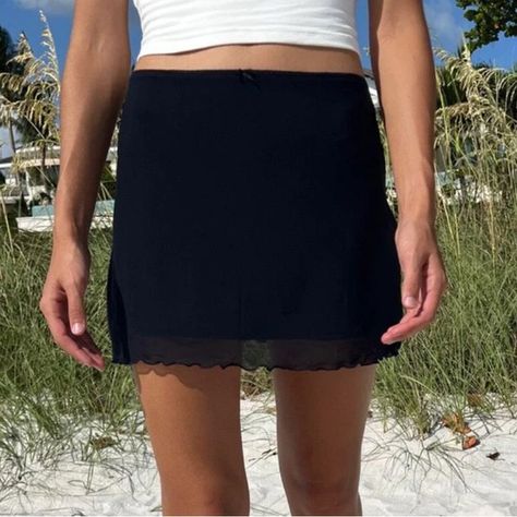 Brandy Melville Ciara Skirt Black Mini Skirt Black Mesh Skirt, Mesh Mini Skirt, Brandy Melville Skirt, Looks Black, Black Mini Skirt, Flowy Skirt, Black Ruffle, Black Skirt, Black Mesh