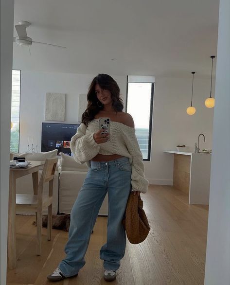 Fall Inspo Midsize, Cali In December Outfits, Time Less Outfits, Christmas Dinner Outfit Jeans, Rich Date Night Outfit, Outfits For Tanned Skin, 21 Yr Old Outfits, Cute Snowy Day Outfits, Outfits For Los Angeles Winter