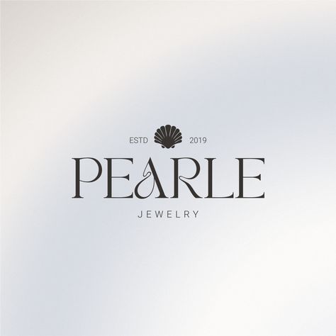 Pearl jewelry logo design. Natural materials and textures are the inspiration for this design. You can see the complete project in my Behans profile! Thanks for watching! Jewelry Brand Name Ideas Logo, Jewelry Design Logo, Pearl Logo Design Ideas, Jewelry Company Logo, Graphic Design Jewelry, Pearl Graphic Design, Permanent Jewelry Logo, Aurum Logo, Jewelry Logo Branding