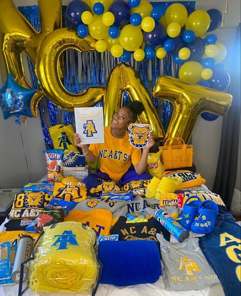 Ncat Aggies Decision Day, Graduation Pictures Ideas High School, College Decision Pictures, Hbcu Decision Day, College Acceptance Pictures, College Acceptance Photoshoot, College Acceptance Aesthetic, College Commitment Pictures, College Reveal Photoshoot