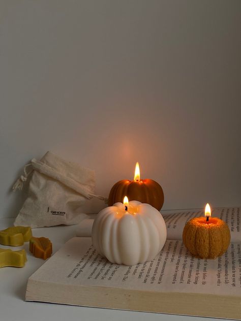 Cosy Fall Aesthetic, Autumn Candles Aesthetic, Autumn Packaging, Pumpkin Spice Scent, Autumn Scents, Candles Pumpkin, Autumn Candles, Autumn Fall Aesthetic, Autumn Interior