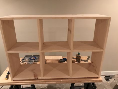 Diy Cube Shelf, Cube Shelves Diy, Diy Cubby, Cubby Bookshelf, Cube Bookshelf, Organize Kids, Cube Shelf, Cubby Shelves, Diy Step By Step