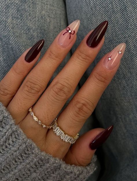 Brown Fall Almond Nails Design, At Home Fall Nails, Fall Birthday Nails Almond, Mulberry Nails Design, Burgundy And Brown Nails, Simple Fall Nail Designs Almond Shape, Nail Autumn Design, Nail Ideas Fall Autumn, Nail Autumn 2024