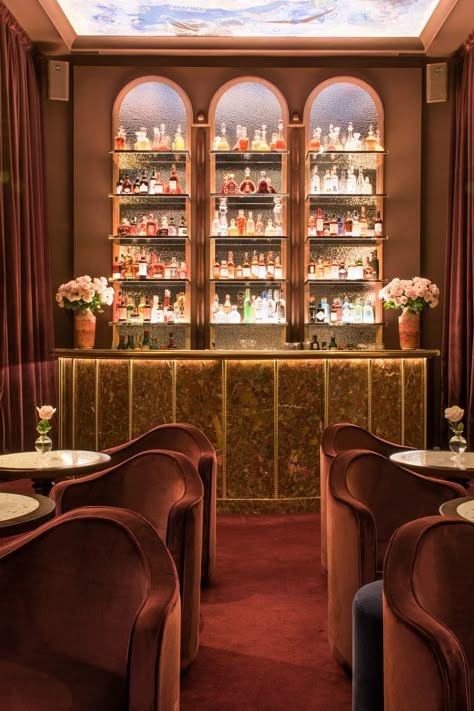 Nolinski Venezia Is The Latest Addition To Venice’s New Guard Of Design-Forward Stays | British Vogue Construction Knowledge, Gold Mosaic Tile, Bar Lounge Room, Grey Stone Wall, Anderson Aesthetic, Wes Anderson Aesthetic, Pink Velvet Chair, Boutique Hotels Design, Saint Honore