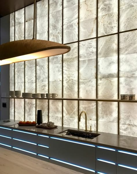 Translucent Wall, Kohler Kitchen, Best Kitchen Design, Natural Stone Veneer, Kitchen Remodeling Ideas, Stone Panels, Marble Wall, Stone Veneer, Luxury Kitchens