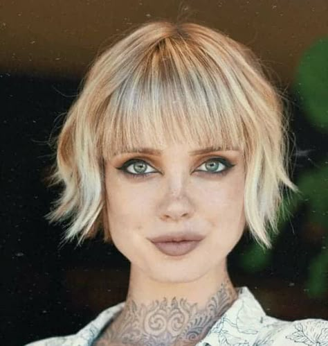 Short Blonde Bob With Bangs, Vintage Hairstyles With Bangs, Funky Bob, Short Bob Haircuts With Bangs, Short Blonde Bob, Short Bob With Bangs, Short Choppy Bobs, Blonde Bob With Bangs, Kort Bob