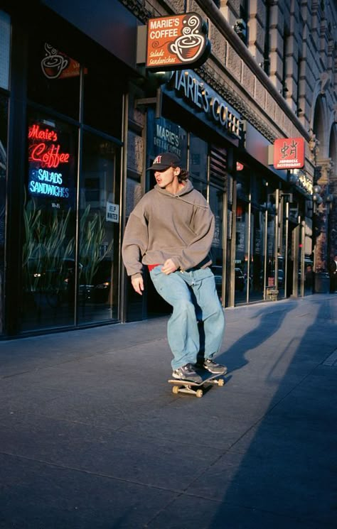 Skater Style Men, Sup Girl, Skate Boy, Skate Photos, Skateboard Photography, Skater Boys, Skater Aesthetic, Skater Boy, Skate Style