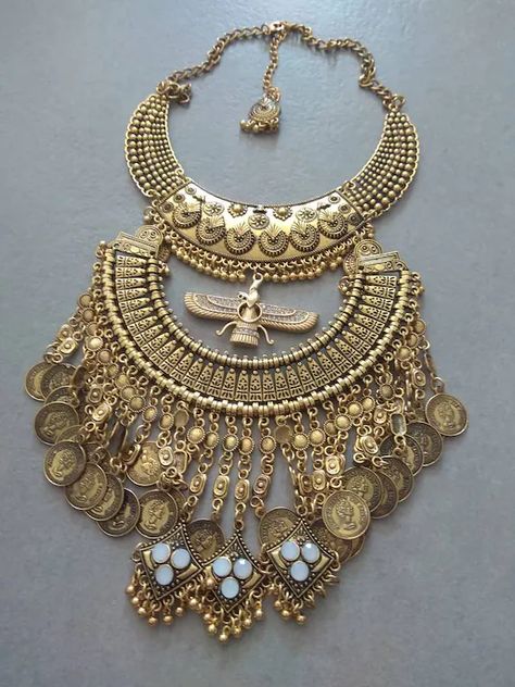 Persian Jewelry, Gold Coin Jewelry, Ancient Jewels, Ancient Jewellery, Ancient Persian, Golden Necklace, Golden Jewelry, Different Aesthetics, Bib Necklaces