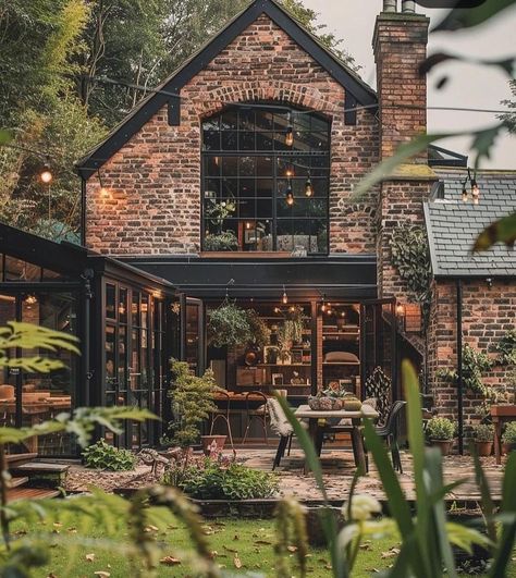 Industrial Loft Exterior, Bohemian Architecture, Loft Exterior, Industrial Cottage, Industrial House Exterior, Dream House Aesthetic, Tudor Style Homes, Dream Life House, Industrial Loft