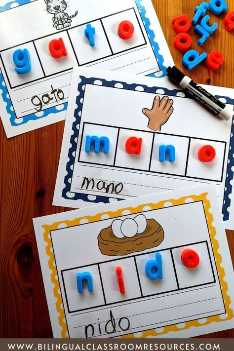 How Phonemic Awareness Mats in Spanish Can Enhance Your Students' Reading Skills Spanish First Grade, Bilingual Classroom Decor, Bilingual Kindergarten, Bilingual Teaching, Bilingual Activities, Dual Language Classroom, Phonemic Awareness Activities, Bilingual Classroom, Bilingual Education