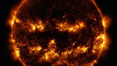 These 10 space images look unbelievable, but are actually real (pictures) - CNET - Page 3 Nasa Sun, Nasa Pictures, Pictures Of The Sun, Nasa Goddard, Creepy Faces, Nasa Photos, Nasa Images, Jack O Lantern Faces, Sun Photo