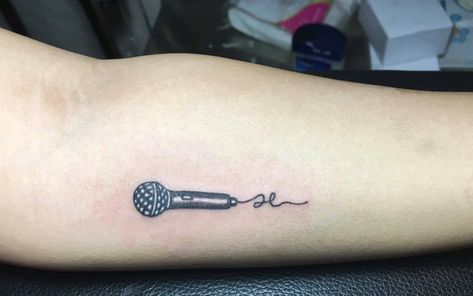 Mic Tattoo, Small Microphone, Microphone Tattoo, Music Tattoo Designs, Tattoos Inspo, Chest Piece Tattoos, Small Tattoos For Guys, Music Tattoo, Music Tattoos