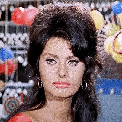 Sophia Loren Fans on Instagram: “Sophia in Boccaccio ‘70 ❤️ #SophiaLoren #Icon #Legend #Actress #Talent #Beauty #Grace #Elegance #Class #Timeless #Movie #Film #Picture…” Sofia Loren Aesthetic, Italian Women Aesthetic, Italian Makeup, 1960s Makeup, Italian Glam, Sofia Loren, Old Hollywood Glam, Italian Beauty, Italian Actress