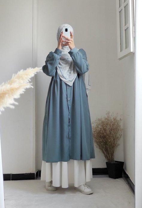 Long Hijabi Outfits, Hijab Design, Islamic Modest Fashion, Muslimah Fashion Casual, Outfits Muslim, Islamic Fashion Dresses, Hijabista Fashion, Moslem Fashion, Muslimah Outfit