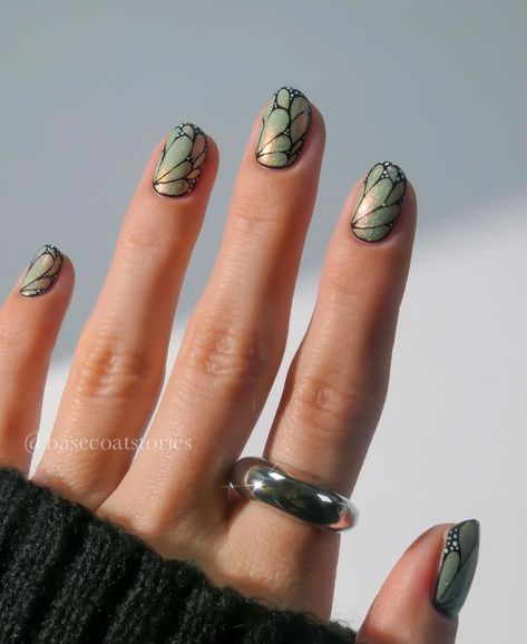 Essie Mystic Marine, Fairycore Nails Short, Fae Inspired Nails, Fairy Wing Nail Art, Fairy Nails Green, Short Mystical Nails, Fairy Nail Art Short, Fairy Green Nails, Hozier Inspired Nails