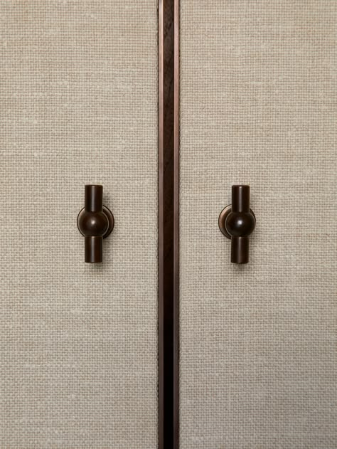 Private Residence – Brady Williams Elegance Bedroom, Bronze Handles, Cabinet Detailing, Joinery Design, Wardrobe Door Designs, Joinery Details, Door Detail, Wardrobe Handles, Wardrobe Doors