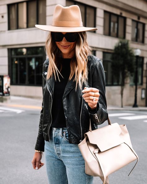 Beige Hat Outfit, Simplified Wardrobe, Felt Hat Outfit, Hat Outfit Fall, Fedora Outfit, Fedora Hat Outfits, Black Leather Jacket Outfit, Lightwash Jeans, Celine Belt