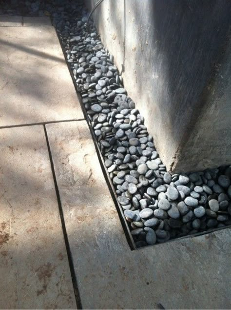 Mexican pebbles for a drain Stone Edge, Life On Virginia Street, French Drain, Stone Patio, Pea Gravel, Backyard Projects, Patio Stones, River Rock, Landscape Ideas