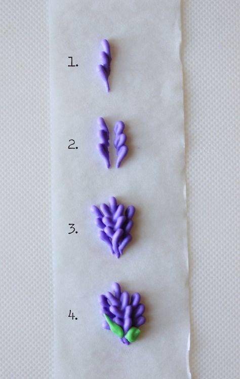 pretty piped lavender buttercream flowers Cake decorating tutorials #cakedecorating #Sugarflowers #cakedecoratingtutorials #caketutorial Buttercream Flowers Cake, Flowers Cake Decorating, Gökkuşaği Pasta, Lavender Buttercream, Frosting Flowers, Royal Icing Flowers, Mini Torte, Frosting Techniques, Royal Icing Transfers