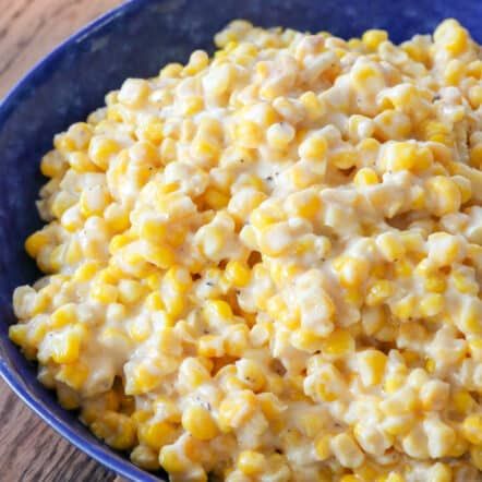 Cream Corn Recipe Crock Pot, Rudys Creamed Corn, Cream Corn Recipe, Thanksgiving Side Dishes Crockpot, Crock Pot Corn, Slow Cooker Creamed Corn, Corn Recipes Side Dishes, Cream Cheese Corn, Corn Side Dish