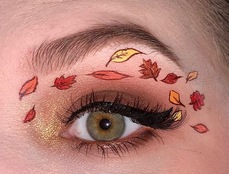 Fall Makeup Eye Looks, Fall Inspired Eye Makeup, Leaves Makeup Autumn, Autumn Inspired Makeup, Autumn Leaf Makeup, Fall Leaves Makeup Looks, Halloween Makeup Looks Eyeshadow, Makeup Looks For Thanksgiving, Cute Thanksgiving Makeup Looks