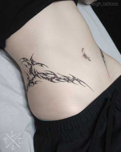 Hip Tattoos Both Sides, Cool Tattoos For Women Arm, Me As A Tattoo, Cybersigilism Lower Back Tattoo, Cybersigilism Tattoo Lower Back, Cybersigilism Tattoo Stomach, Cybersigilism Hip Tattoo, Cool Hip Tattoos, Tattoo Ideas Little