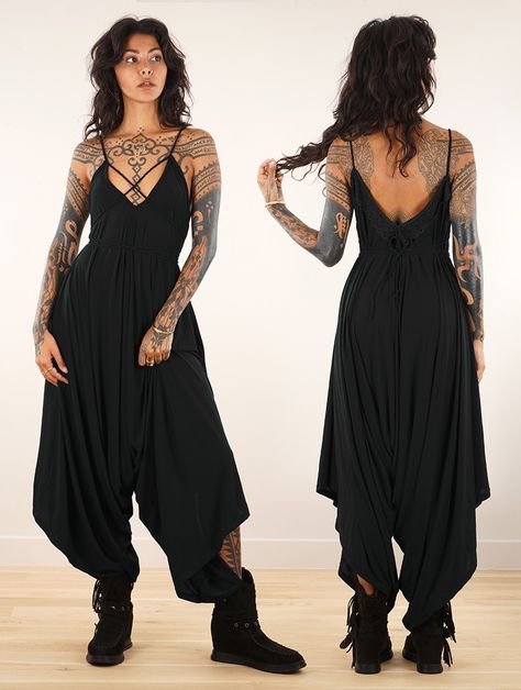 Strappy Jumpsuit, Estilo Hippie, Jumpsuit Black, Clothes Crafts, Looks Style, Passion For Fashion, Beautiful Outfits, Aesthetic Clothes, Pretty Outfits