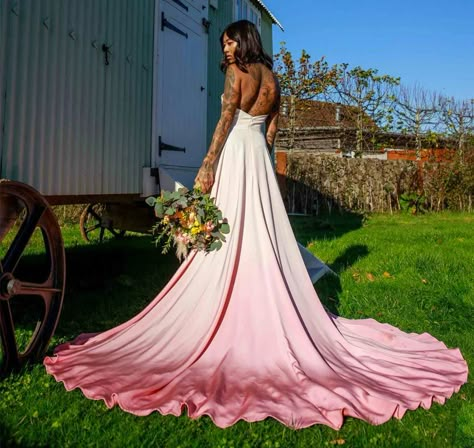 Pink Dip Dye Wedding Dress, Pink Ombre Wedding Dress, Dip Dye Wedding Dress, Dye Wedding Dress, Ombre Wedding Dress, Retro Wedding Dresses, Pink Wedding Gowns, Pink Ball Gown, Ombre Wedding