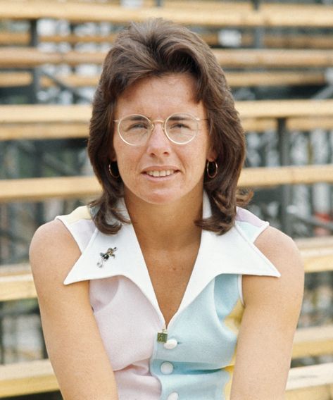 Billie Jean King's Battle Is For "Equality, Period" #refinery29 https://www.refinery29.com/en-us/2017/09/172723/billie-jean-king-battle-of-the-sexes-interview Bobby Riggs, Feminist History, Female Tennis Players, Women With Glasses, John Mcenroe, Tipping Point, Female Tennis, Steve Carell, Billie Jean King