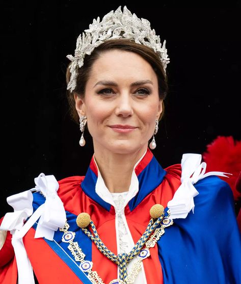 Royal Blue Coat, Principe William Y Kate, Lovers Knot Tiara, Coronation Gown, Princesa Elizabeth, Düşes Kate, Princess Catherine Of Wales, Princess Katherine, Principe William