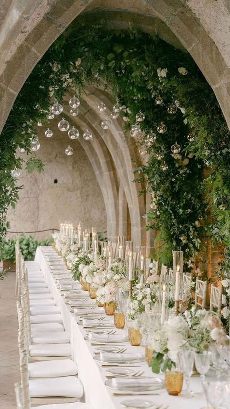 Oct 20, 2022 - Incorporate Italian elements like lemons and traditional cuisine into your wedding for an Italian-style wedding—even if you're marrying stateside. These are our favorite details for an Italian-inspired wedding. Italian Inspired Wedding, Surprise Surprise, Elegant Wedding Inspiration, Elegant Wedding Reception, Tuscan Wedding, Lake Como Wedding, Dream Wedding Venues, Salou, Long Table