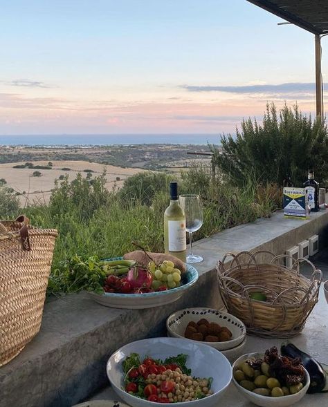 Tenebrisse on Instagram: "Evening in Sicily🤍 📷 @fvlyacelik _______ #mediterranean #mediterraneo #mediterraneanfood #mediterraneanlife #slowliving #travel #travelblogger #italy #sicily #italytravel" Summer Aesthetic Wallpaper, Mediterranean Life, Mediterranean Aesthetic, Calm Space, Italy Vibes, Mediterranean Wedding, Mid July, Mediterranean Lifestyle, Mediterranean Summer