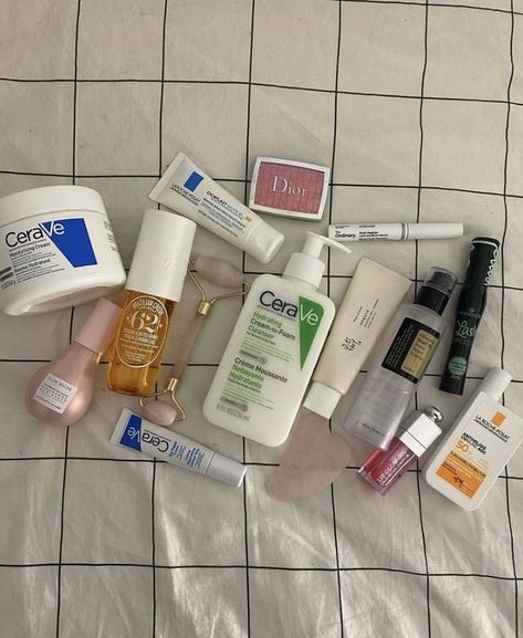 Skincare Essentials, Skin Condition, Skin Hydration, Makeup And Skincare, Pretty Skin Care, روتين العناية بالبشرة, Pretty Skin, Clean Makeup, Roche Posay