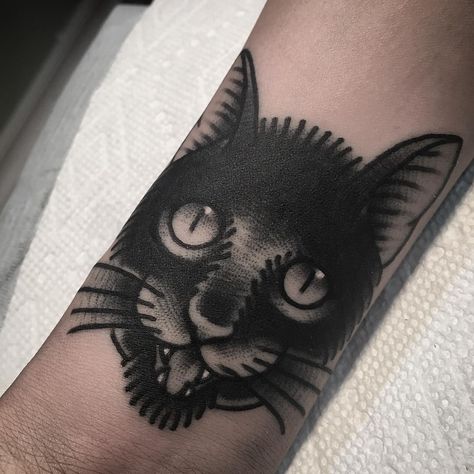 Traditional Cat Face Tattoo, Black Cat Face Tattoo, Black Cat Tattoo Traditional, Old School Cat Tattoo, Cat Traditional Tattoo, Traditional Cat Tattoo, Guardian Tattoo, Cat Face Tattoos, Black Cat Tattoos