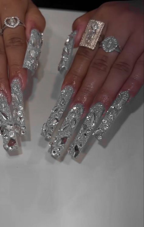 Silver Crystal Nails, Xl Bling Nails, Boujee Birthday Nails, Silver Nail Inspo Acrylic, Sliver Nails Ideas Long, Nails Acrylic Diamonds, Silver Diamond Nails, Extra Bling Nails, Long Extra Nails