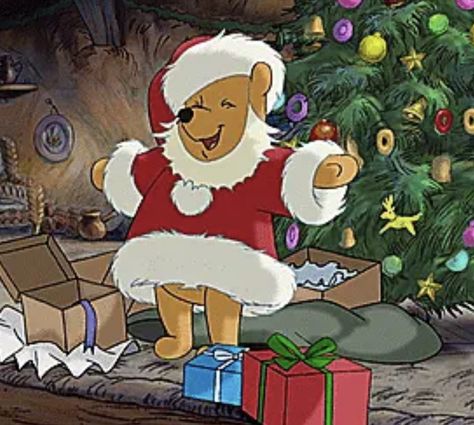 Old Disney Christmas Aesthetic, Christmas In Cartoons, Christmas In Movies, Disney Christmas Cartoon Aesthetic, Christmas Aesthetic Disney, Christmas Pfp Aesthetic Cartoon, Happy Christmas Aesthetic, Old Disney Christmas, Disney Christmas Aesthetic