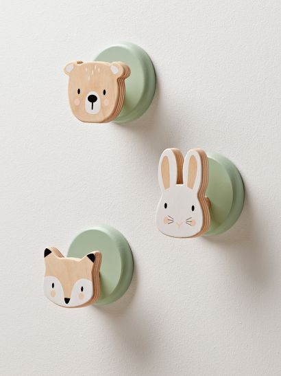 Diy Wall Hook Ideas, Unique Wooden Products, Wall Hooks Diy, Luxury Presents, Kids Room Accessories, Animal Hooks, Luxury Home Accessories, Kids Deco, Hanging Towels