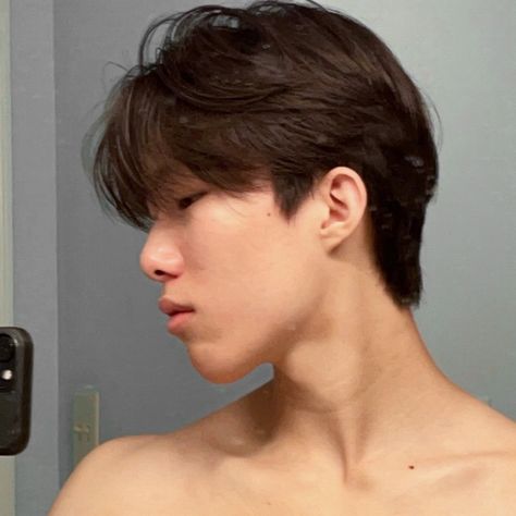 Chocolate Brown Hair Men, Asian Middle Part Hair, Guy Haircuts Straight Hair, Asian Guy Hair, Circle Glasses Aesthetic, Ear Drawing Reference, Brown Hair Color Men, Hair Inspo Aesthetic, Brown Hair Korean