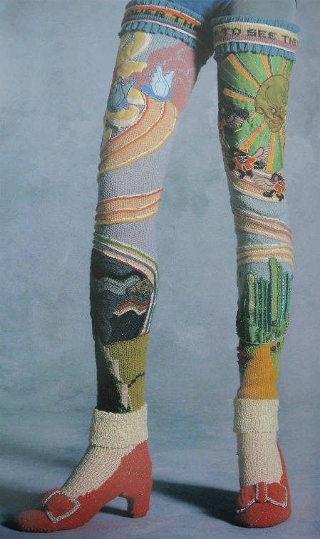 Colorful Socks, Crochet Art, Loom Knitting, Mode Vintage, Looks Style, Wizard Of Oz, 70s Fashion, Textile Design, Look Fashion