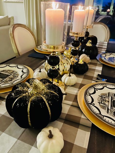 Rose Gold Table Decorations, Thanksgiving Feast Table, Black And Gold Tablescape, Halloween Table Scape, Halloween Tablescape Ideas, Table Decorations Gold, Glam Mood Board, Rose Gold Table Decor, Glam Fall Decor