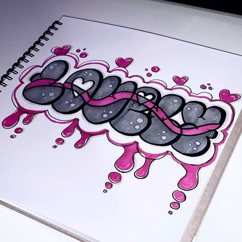 Girly Graffiti Art, Graffiti Sketch Ideas, Graffiti Love Drawing, Notebook Painting Ideas, Graffiti Drawing Sketches, Sketch Graffiti, Cute Graffiti, Easy Graffiti, Drawing Graffiti