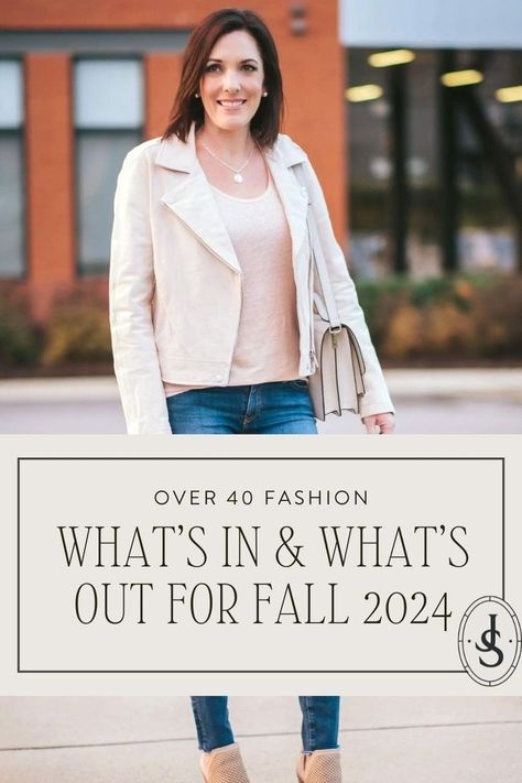 If you are in the mood for fall and want to start planning your fall wardrobe, look no further. Jo-Lynne Shane is sharing a list of fall fashion trends to try and the ones that need to be out of your closet. Follow for more fall fashion, women's feminine style and outfit ideas for women over 40. 2022 Fall Fashion, Simple Outfit Ideas, Fashion Styling Tips, Women In Their 40s, Fall Outfits For Women, Cozy Fall Outfits, Hairstyles Women, Date Night Outfits, Trendy Fall Outfits