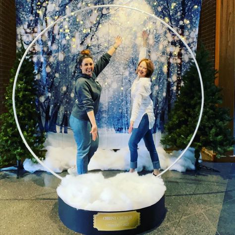 Photo Booth Winter Wonderland, Winter Wonderland Selfie Station, Winter Theme Photo Booth, Diy Grotto Christmas, Diy Christmas Photo Booth Backdrop, Snowglobe Photo Booth Diy, Diy Giant Snow Globe Photo Booth, Winter Wonderland Fundraiser, Winter Party Photo Backdrop