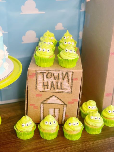 Scarlett’s TOY STORY THEMED Second Birthday Party – Auburn Artisan Girls Toy Story Birthday Party Ideas, Cute Toy Story Birthday, Toy Story Birthday Dessert Tables, Toy Story Sweet Table Ideas, Toy Story Themed Birthday Party Decorations, Three Year Old Toy Story Birthday, Toy Story Themed Food Dessert Tables, Toy Story Themed Cupcakes, Toy Story Party Decorations Diy