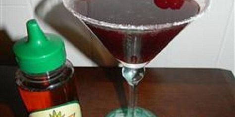 Cherry Martini Recipe, Black Cherry Juice, Vodka Orange, Alcohol Shots, Shots Drinks, Cherry Martini, Whipped Vodka, Cacao Recipes, Martini Ingredients