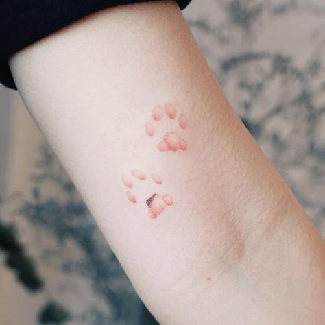 23 Minimalist Cat Tattoo Ideas Minimalist Cat Tattoo, Cat Face Tattoos, Cat Paw Tattoos, Remembrance Tattoos, Sharpie Tattoos, Paw Tattoo, Handpoke Tattoo, Meaningful Tattoos For Women, Small Girl Tattoos