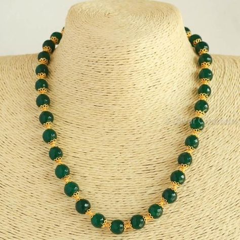 Green Beaded Necklace Designs, Green Beads Jewellery Designs, Beads Necklace Indian, Pearl Green Necklace, Beads Haram, Gold Pearl Jewelry, Gold Items, Choker Necklace Designs, Beads Collection